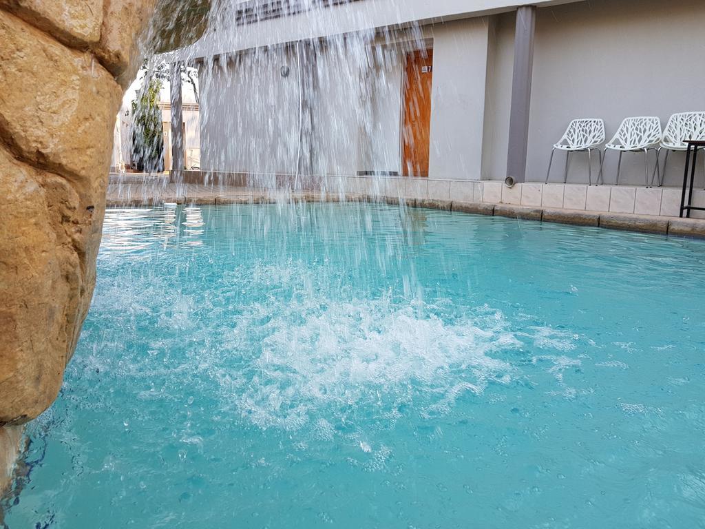 גאבורון Batho Pele Lodge מראה חיצוני תמונה
